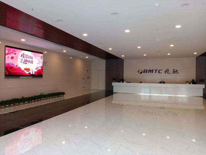 总部立信！采用兆驰光元倒装1010的显示屏受关注