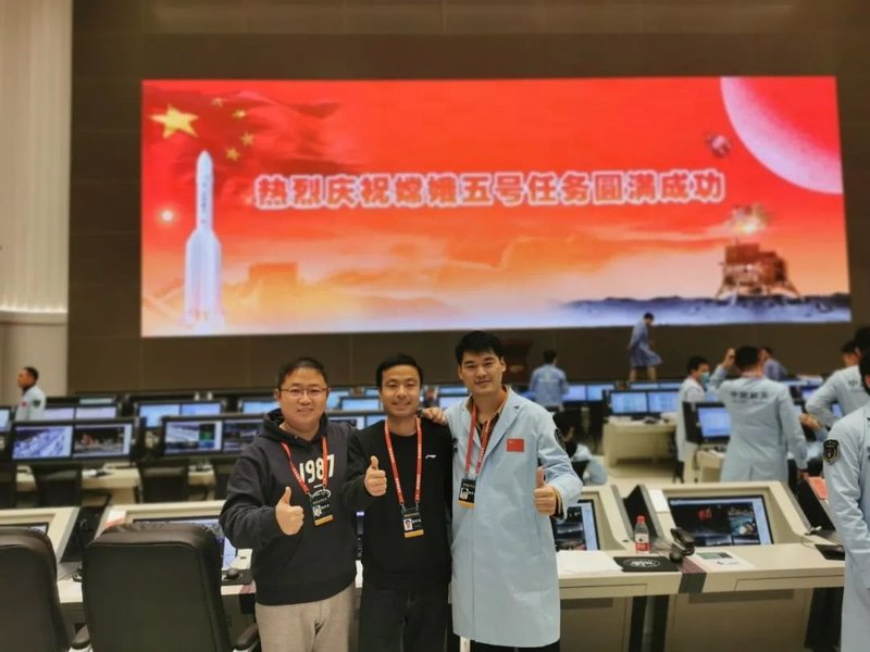 利亚德LED指挥显示系统见证“嫦五”回家