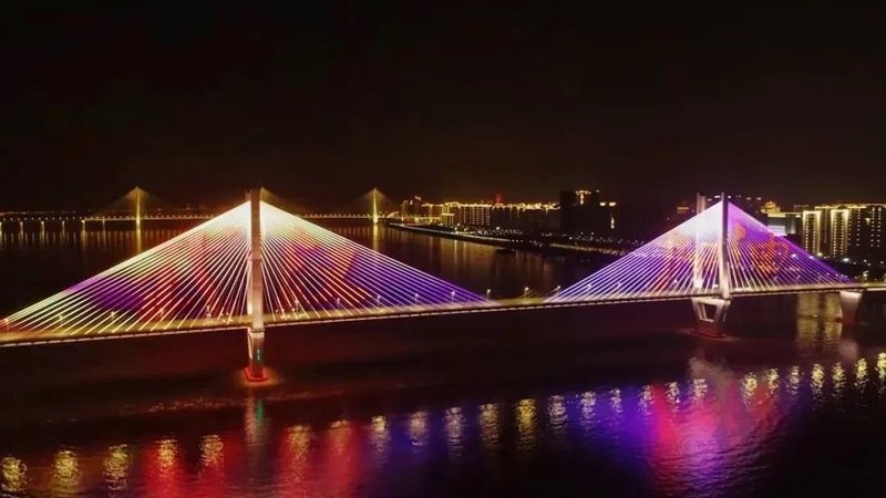 武汉“守灯人”|守护夜幕下的“微光”