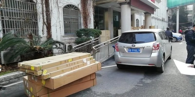 洲明捐赠武汉医院首批智慧会议平板陆续投入使用