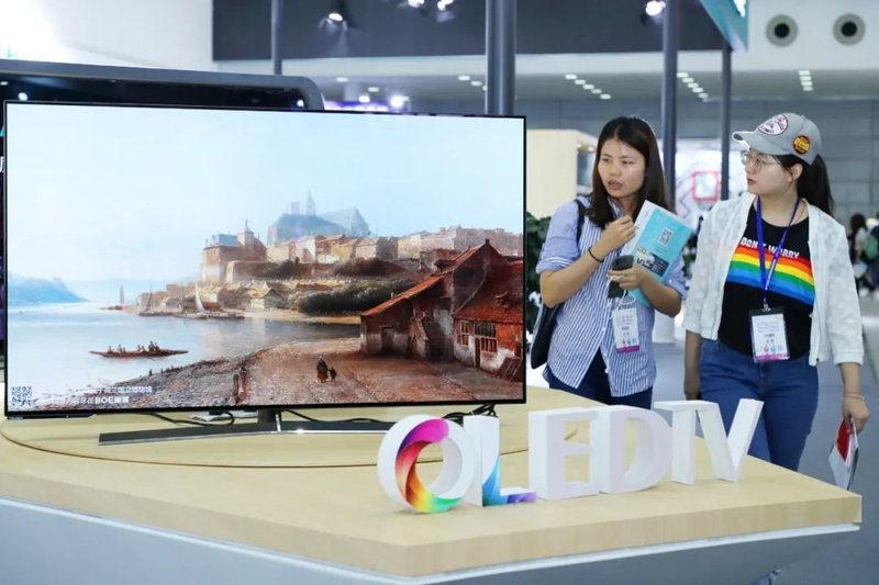 显示产业主导权之争