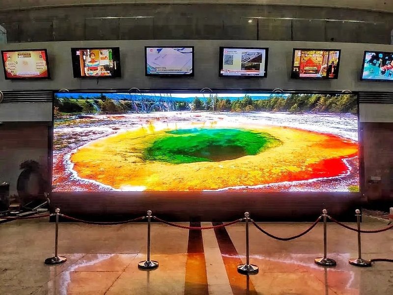 雷曼COB超高清显示屏闪耀深圳广电