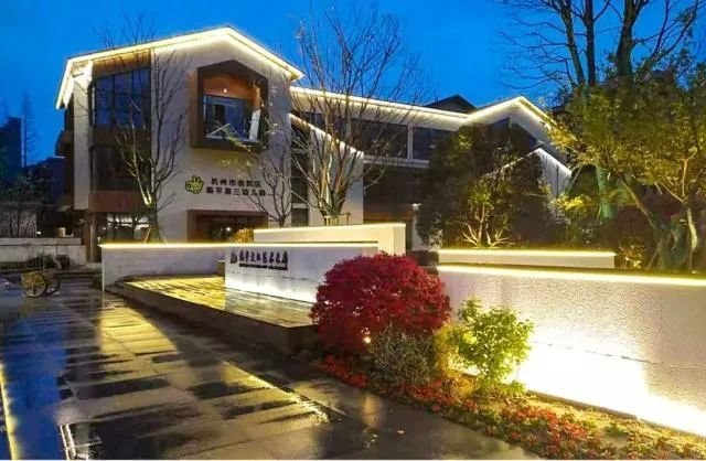 杭州文化新地标！——洲明LED透明屏打造智慧文化艺术长廊