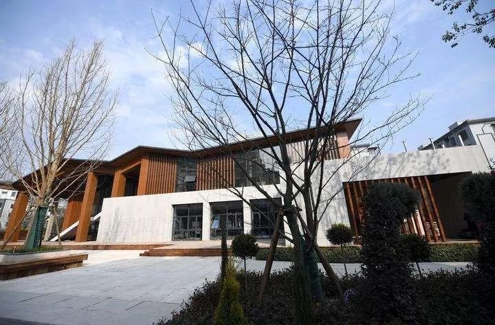 杭州文化新地标！——洲明LED透明屏打造智慧文化艺术长廊