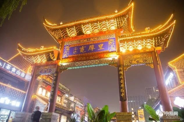 “夜泉城”2.0版来了！夜经济IP、地摊夜市全都安排上！