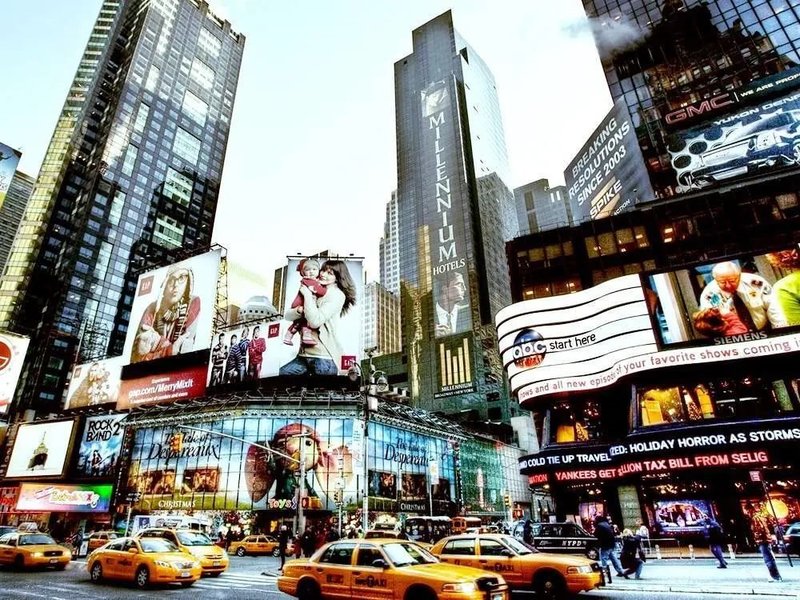 “户外”数字标牌市场崛起，LED显示屏能否成为该领域显示终端的霸主？