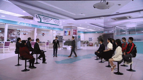 两会直通|沉浸式听两会！利亚德助力新华社带您体验时空穿梭机