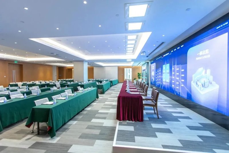 打卡深圳国资委沉浸式展示中心，见证党政展厅别样酷炫！