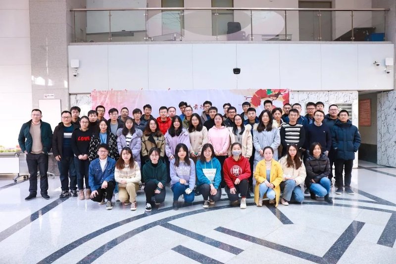 “穿”在身上的显示器！