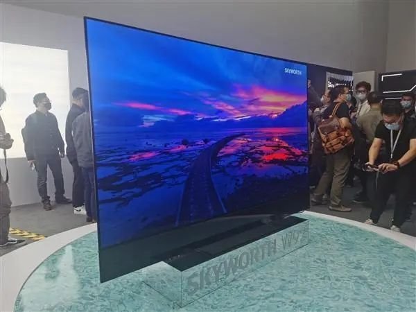 19.9999万！创维发布玻璃发声8KOLED电视与29999元的首台OLED变形电视