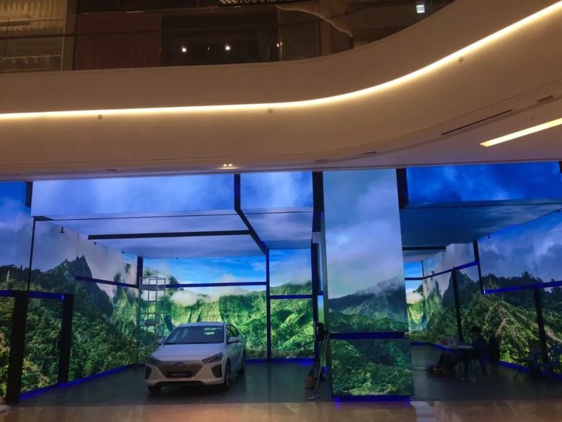 2021上海车展火热进行，洲明大屏成为豪华车展高标配！