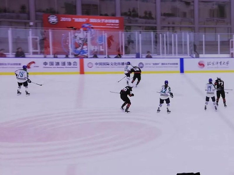 手握首张权威8K身份证！利亚德MicroLED超高清显示屏再获认可