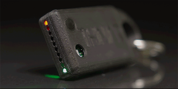 这个小玩意轻轻一按便可测试UVC强度