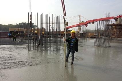 全国最大单体面板类高科技厂房是怎么建成的？