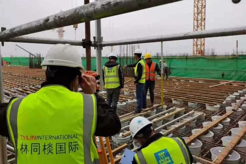 全国最大单体面板类高科技厂房是怎么建成的？