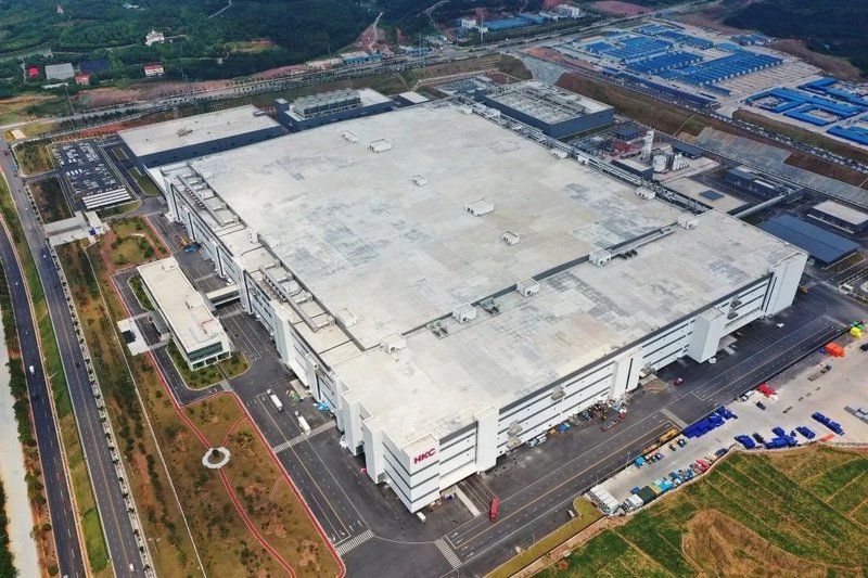 全国最大单体面板类高科技厂房是怎么建成的？