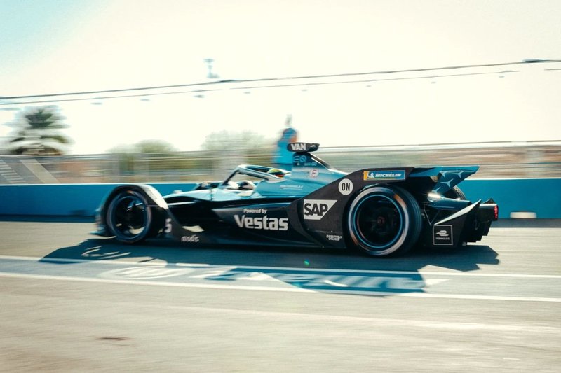 SiC“统治”了这个领域？梅赛德斯、保时捷、迈凯伦双手赞成