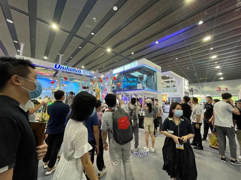 C位出道！洲明裸眼3D互动大屏燃爆全场