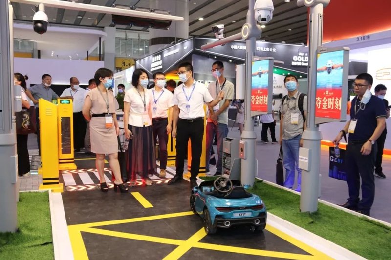 探营2021光亚展，洲明倾力打造光显科技盛宴！