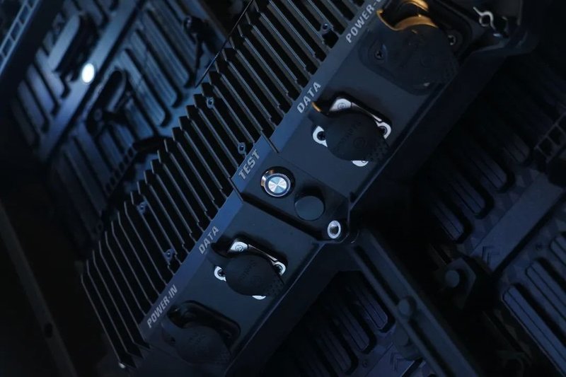 AET阿尔泰产品游｜QR系列，可租赁的高端户内外小间距LED显示