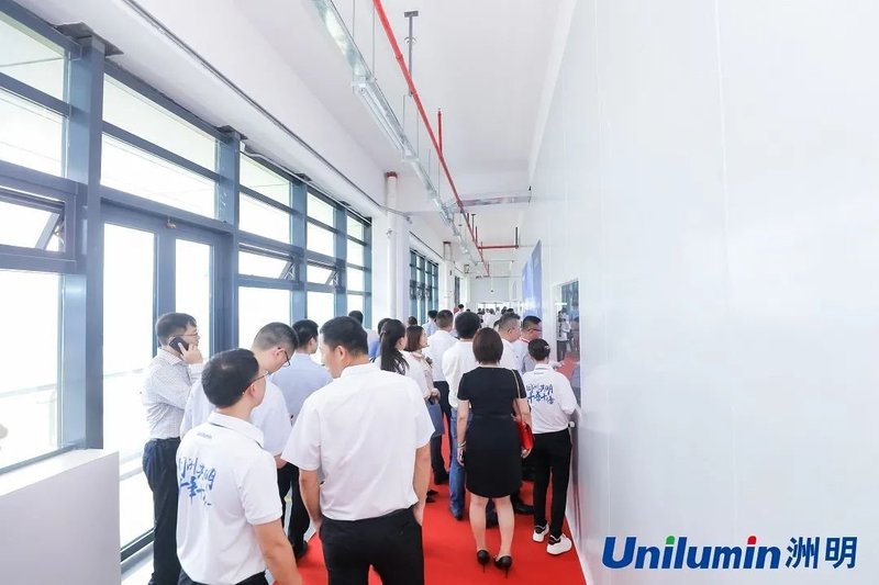 环球网，上证报等多家媒体报道：全球最大LED显示屏智造基地，在中国广东诞生！