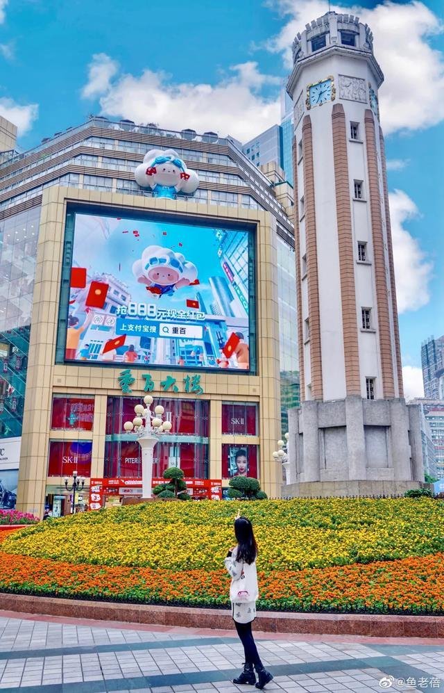 “百城千屏”拍了拍户外大屏并甩了一个大礼包！