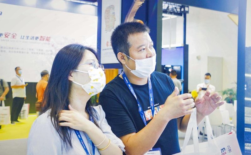 InfoComm｜AET阿尔泰QCOB标准化产品联合SHARP带来“无损采集+无损呈现”