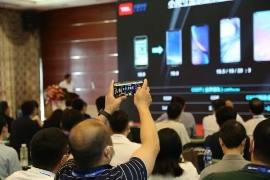 行业大咖齐聚鹏城 八大峰会打造2021深圳国际全触与显示展“新名片”