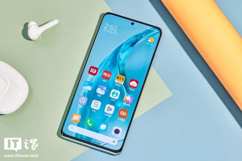 预估2022年手机AMOLED面板市场渗透率将升至 46%