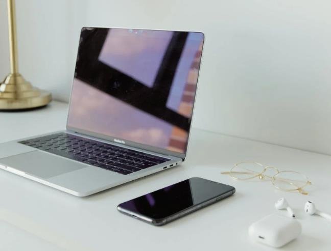 2022年全球显示面板市场的十个趋势