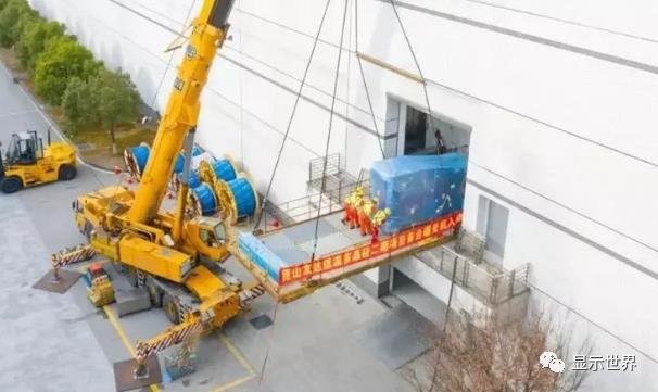 昆山友达二期首批核心先进设备入场