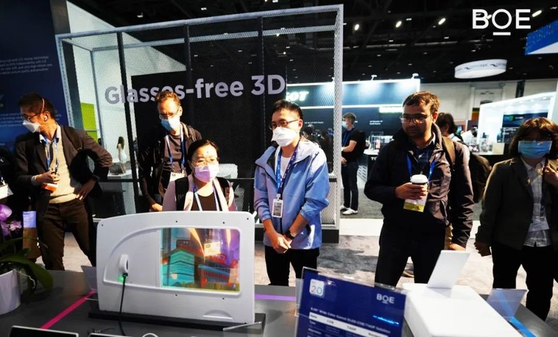 京东方95英寸8K OLED显示屏亮相