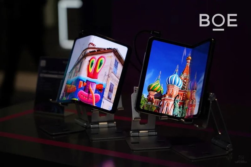 京东方95英寸8K OLED显示屏亮相