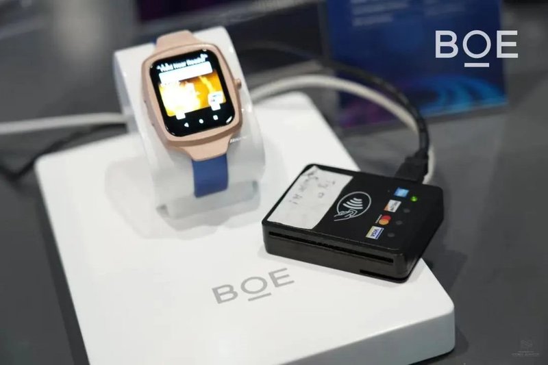 京东方95英寸8K OLED显示屏亮相