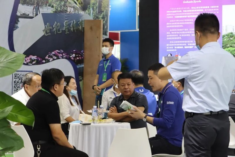 2022山东体博会︱多位省领导莅临洲明展位，两大沉浸式体验区成吸睛亮点！