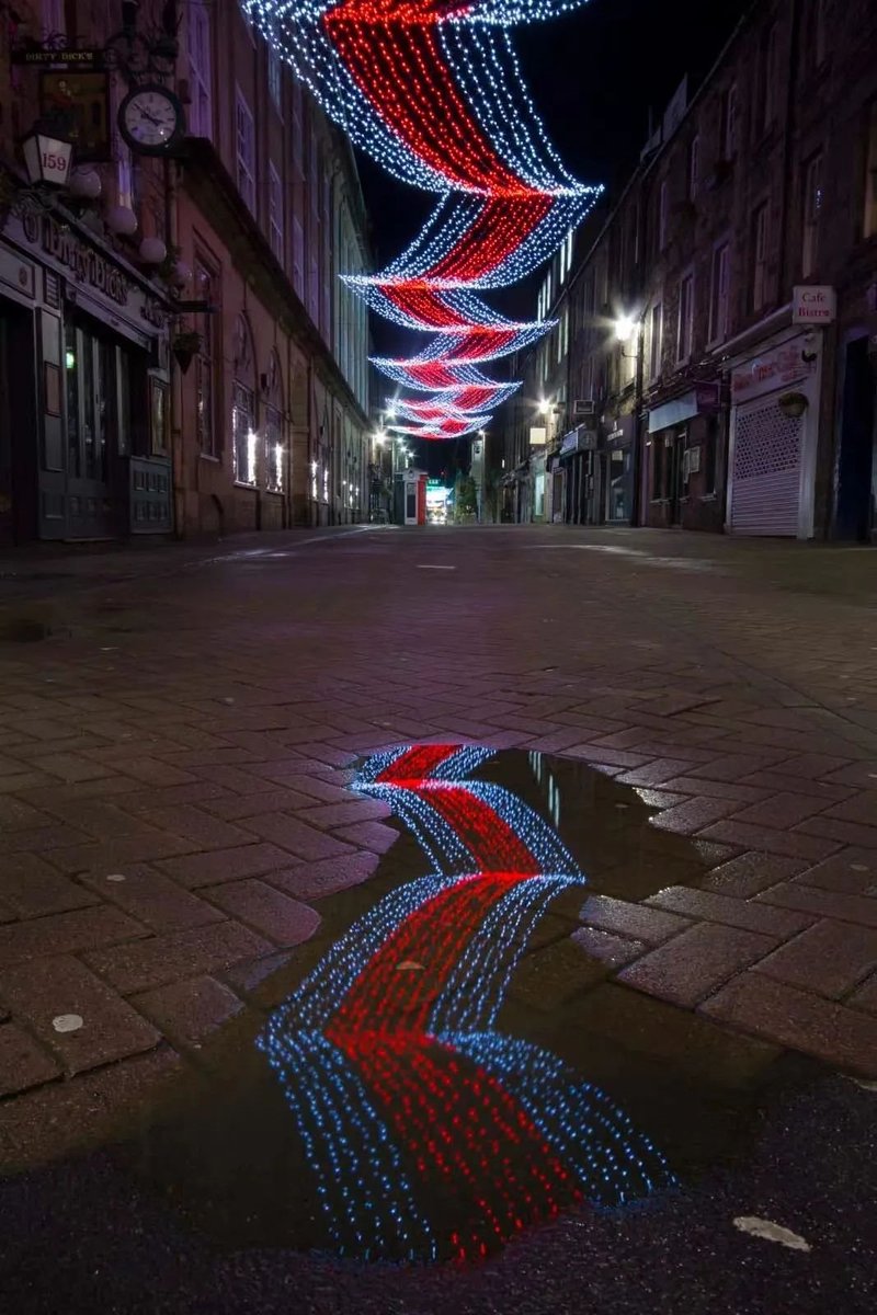 为何“见光不见灯”更高级？