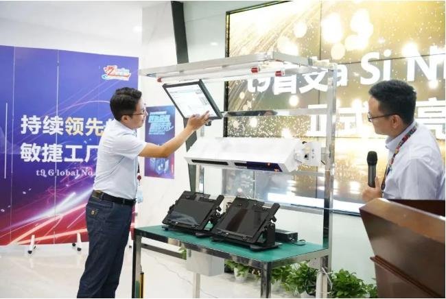 TCL华星t9全制程NB产品首片成功点亮