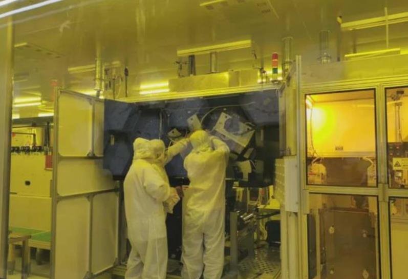 首次打破日本垄断 国内量产OLED显示屏关键材料FMM