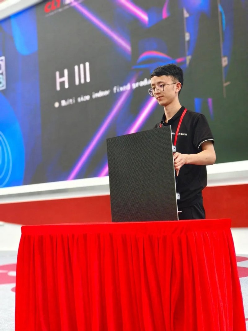 科伦特广交会上正式发布摇光小间距新品；反应热烈，世界瞩目