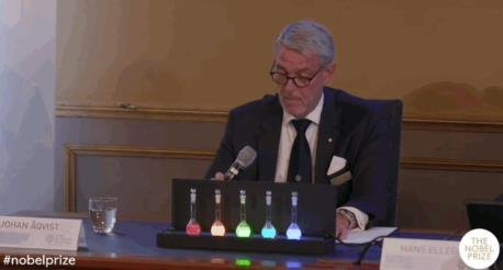 结合两大诺奖技术，这家公司开启量子点Micro-LED商业化元年