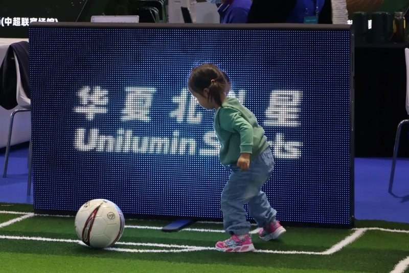 国家体育总局副局长张家胜等多位领导莅临洲明展位指导丨洲明光显亮相“这”两场盛会