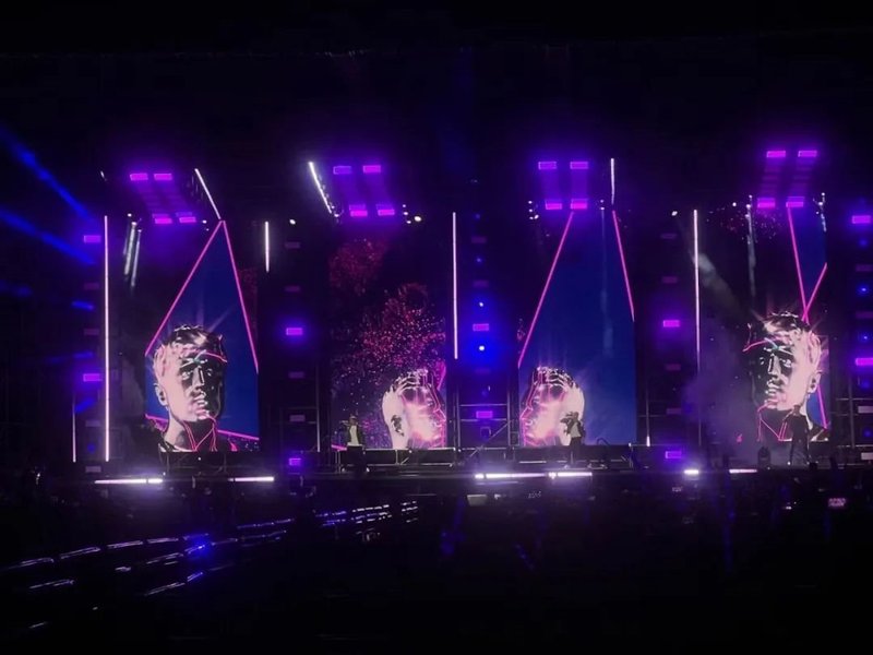 案例集锦丨UT透明屏助力全球歌星震撼开唱