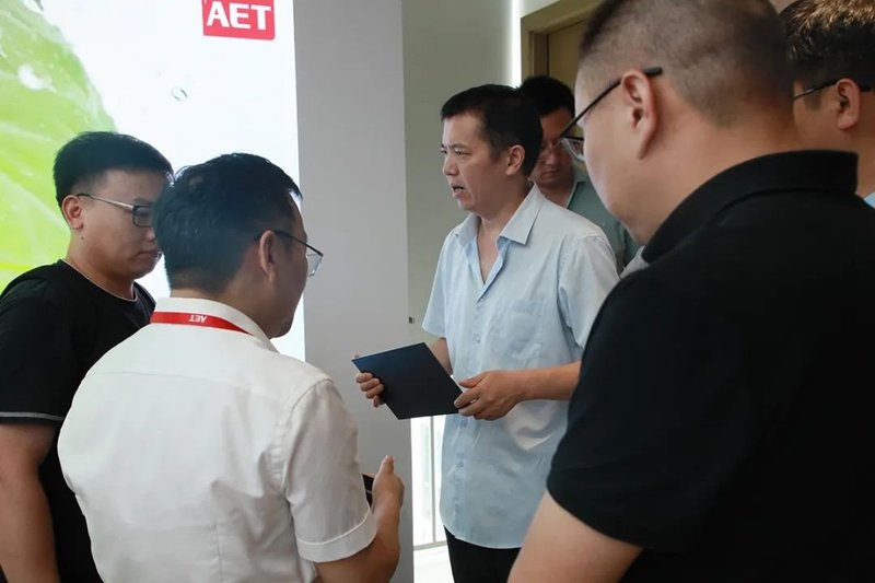 为AT而来！欢迎LCD拼接屏伙伴无缝迭代LED「寸」标准显示单元