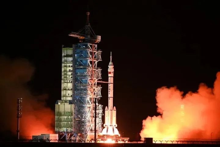 再探苍穹 | 神舟十九号发射圆满成功，中国航天又见大红屏！