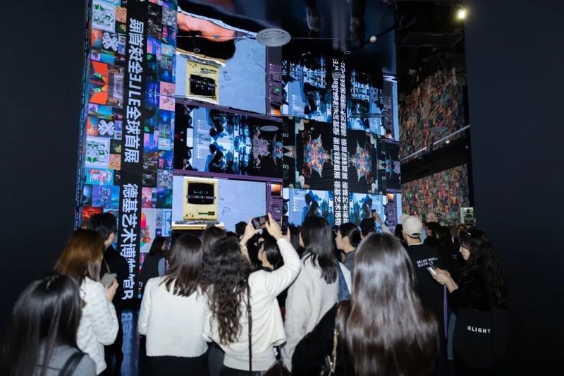 南京德基 x 全球顶流巨星Beeple，洲明光显助力呈现史诗级大展