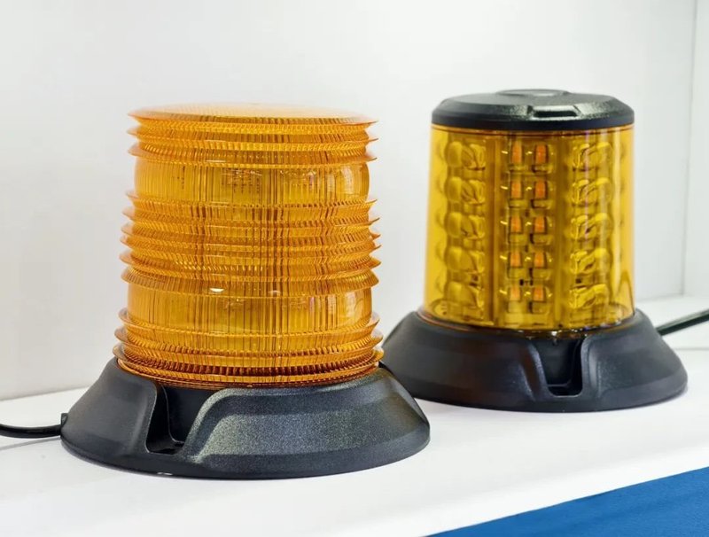 佛达信号携高品质机械类车灯产品亮相2024上海宝马工程机械展