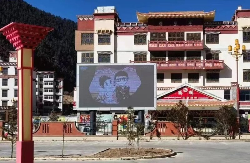 县城旅游热翻天，LED显示屏如何化身文化新使者？