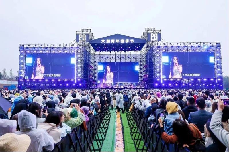 县城旅游热翻天，LED显示屏如何化身文化新使者？