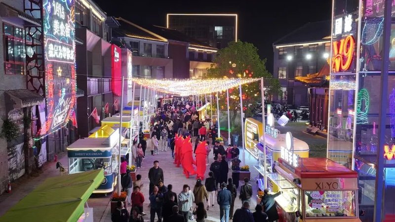 龙虾音乐嘉年华盛大开幕，洲明300平米LED超清大屏助力五一狂欢