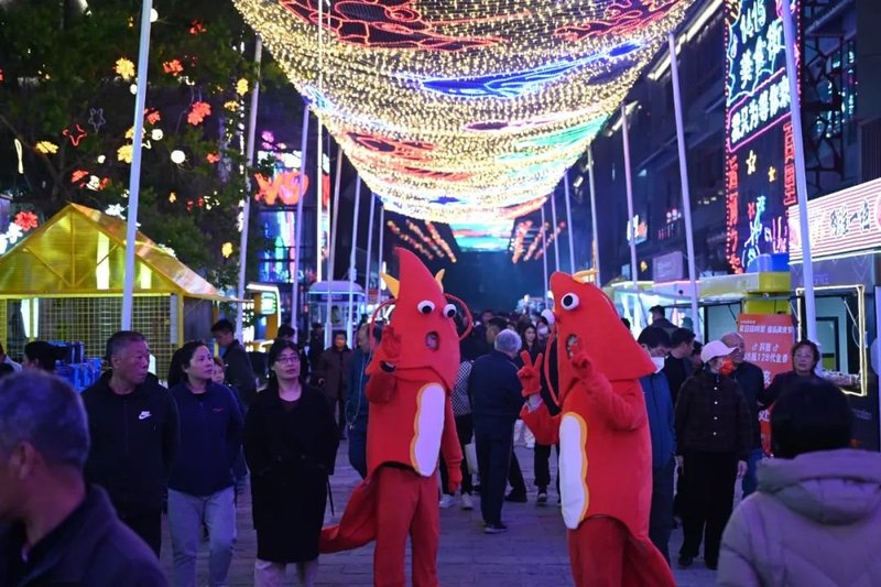 龙虾音乐嘉年华盛大开幕，洲明300平米LED超清大屏助力五一狂欢